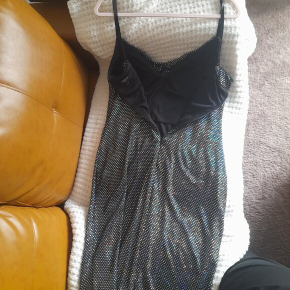 Mid-length Dress- Guess (size 14) - Picture 4 of 4